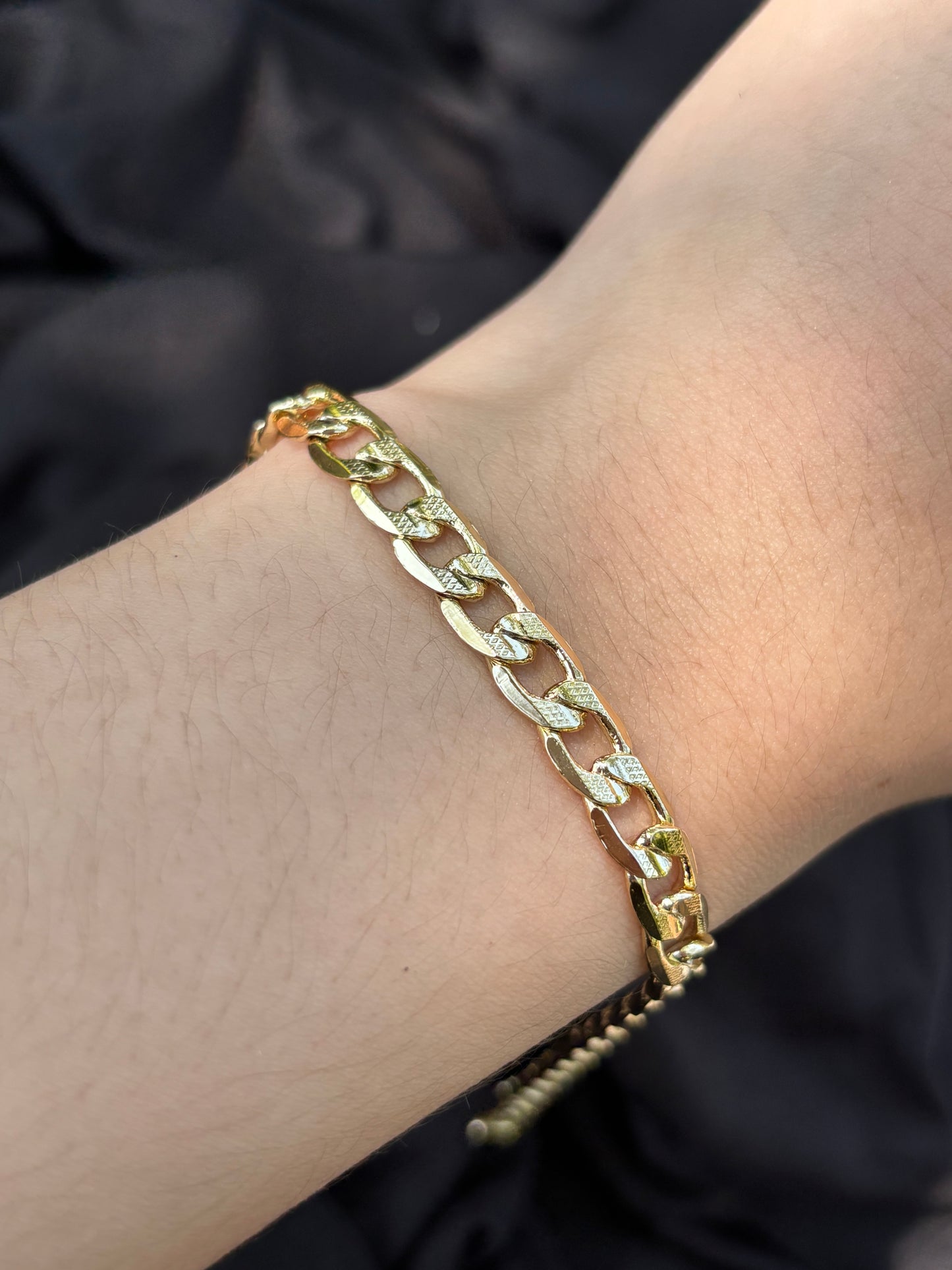 Men curb bracelet